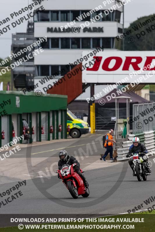 Vintage motorcycle club;eventdigitalimages;mallory park;mallory park trackday photographs;no limits trackdays;peter wileman photography;trackday digital images;trackday photos;vmcc festival 1000 bikes photographs